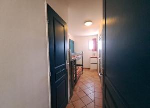 Appartements GRILEG- Pour des vacances ideales en famille ! T2 cabine dans residence avec piscine chauffee : photos des chambres