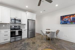 NEW Acadian House KING Bed Cajun Luxury Nespresso