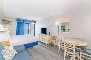 Spectacular Oceanfront Studio! Recently Renovated! Sea Mist 20902