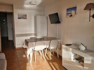 Cap Esterel : Appartement 2 Pièces, Vue Mer, Accès Piscines - FR-1-504-663
