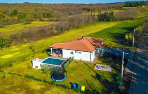 Beautiful villa Petar with pool in Brtonigla