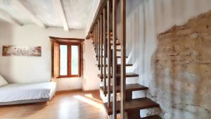 Maison de charme à Puy-lÉvêque avec piscine partagée