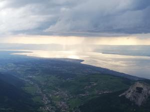 Appartements logement cosy entre lac et montagnes : photos des chambres