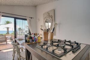 Beachfront townhouse with spectacular seaview