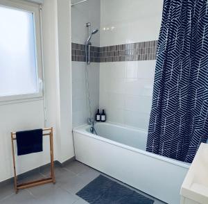 Appartements Duo Verde Du style et de la Luminosite Famille Disney Parking Patio : photos des chambres