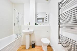 Lovely 2 BED Tower Bridge Apartment Sleeps 6