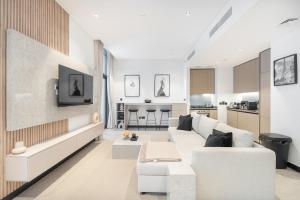 Water Front Apartment, Burj Khalifa Views - 4-star hotels in Dubai