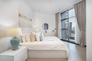Water Front Apartment, Burj Khalifa Views
