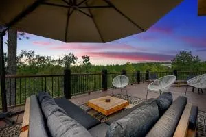 Stayhocha Themed Creekside LUX with Views - Wright City