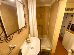 Charming Bairro Alto 2-Bedroom Escape