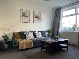 Spacious and Modern Home in Woodhouse - Sleeps 10