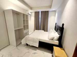 Black Land at Micnic Homes-Spacious,Serene,Family