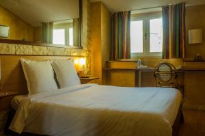 Hotels Hotel Bosquet Pau Centre : photos des chambres