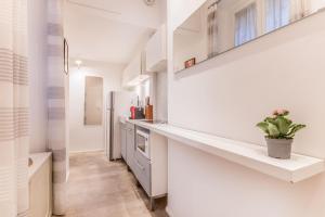 Vatican Chic House II