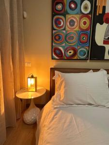 Lux Hub Spot-Νear European Uni Engomi