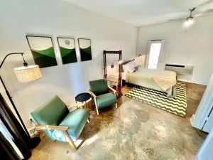 Amazing Studio at Red Owl Courts - Round Top