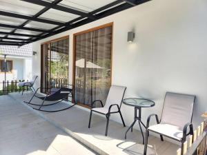 The Duck Cafe and Resort