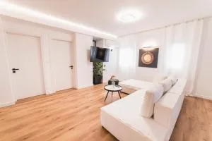 White harmony, 2 bedroom apartment - Khalándrion