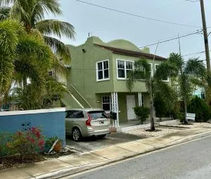 Walk to the water - Historic Home near Downtown LWB - Лейк-Уорт