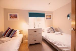 High Hopes, Harbour Location with Sea Views