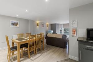 High Hopes, Harbour Location with Sea Views