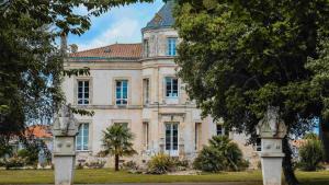 Maisons de vacances Gite l'Oree des Buis, Piscine privatisable : photos des chambres