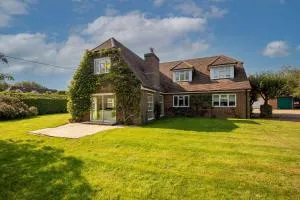 Secluded rural retreat close to beach - sleeps 12 - Sidlesham