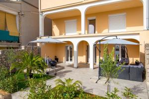 Apartments - Villa Palmis