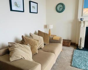 5 Lansdowne Manor