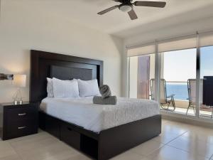 Jolla Excellence 2bd 2b Pool & Beach