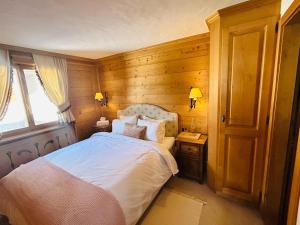 Enjoy Breathtaking View in Luxury Chalet Apartment