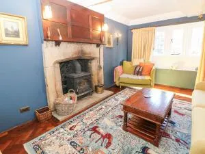 Old Manor House - Old Brampton