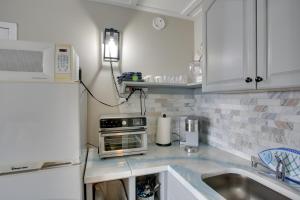 Walk to Shore Wildwood Crest Studio with Pool View!