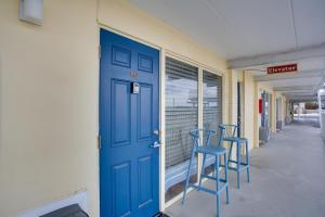 Walk to Shore Wildwood Crest Studio with Pool View!