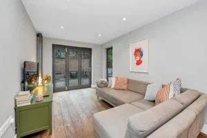 7D Albert St - sleeps 4 guests with parking on request - Westley