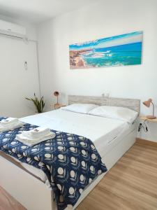 Sea View Apartment - 5 Min Walk to Gibraltar