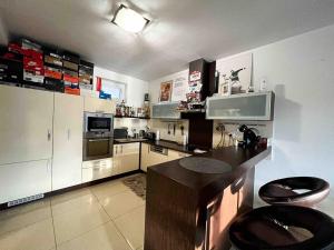 Central AREA Cozy Apartment