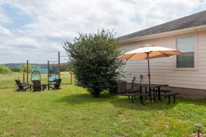 The Lodge at Little Ranches Central Sleeps 26
