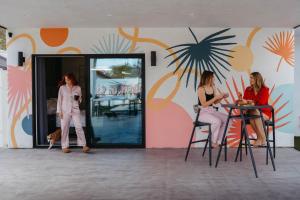 Sauna-BBQ-Golf-HeatedPool