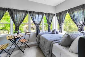 Comfy & Spacious Duplex w Top Amenities!