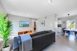 Comfy & Spacious Duplex w Top Amenities! - Bayshore