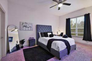 Central Houston Stay - Walk to NRG Stadium, Relax by the Pool, and More!