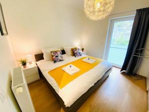 Bright and airy 3 Bedroom with terrace&parking