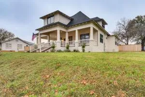 half Mi to Downtown Shops Brenham Home with Fire Pit - Chappell Hill