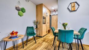 Apartament Przystań Wędrowca Resort C6 z pięknym widokiem i ogródkiem - 5D Apartments