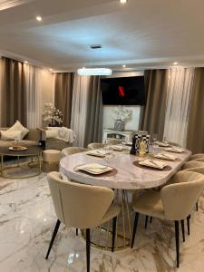 Villas La Villa Doree & SPA Netflix Parking Wifi : photos des chambres