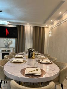 Villas La Villa Doree & SPA Netflix Parking Wifi : photos des chambres