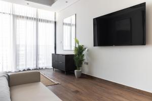 Simply Comfort Vacation Homes Rental Apartments at Nobles Tower Luxury Burj View