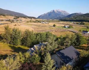 CNP Farmhouse - Coleman