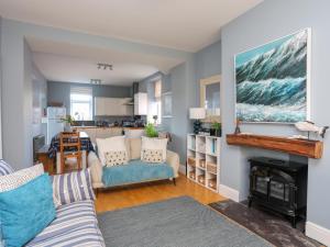 Min Y Mor Trearddur Bay